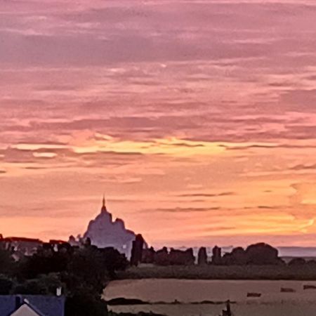 Appartement Lu'Ermael Avec Vue Mont Saint Michel Courtils Eksteriør billede