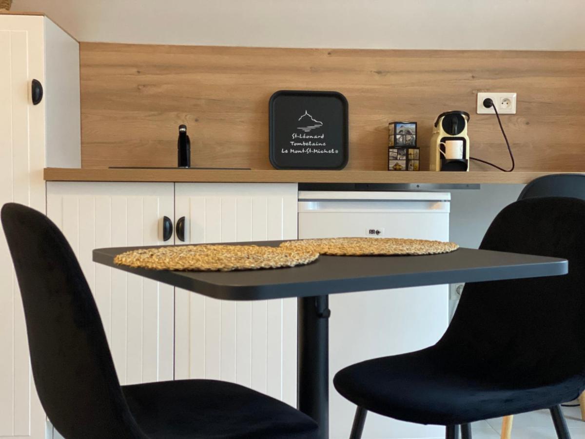Appartement Lu'Ermael Avec Vue Mont Saint Michel Courtils Eksteriør billede